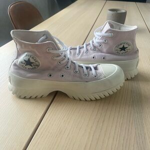 Converse Women's Chuck Taylor All Star Lugged 2.0 High size 8